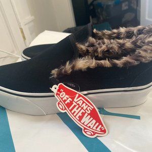 NWT Vans Classic Faux Fur Slip-On Platform Women's 10 (Mens 8.5)